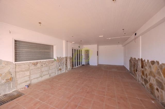 Commercial for sale in Puerto del Carmen, Tías - € 195,000 (Ref: 9458527)