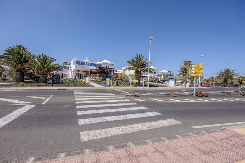 Local Commercial à vendre à Puerto del Carmen - 195 000 € (Ref: 9458527)