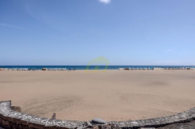 Commercial for sale in Puerto del Carmen, Tías - € 195,000 (Ref: 9458527)