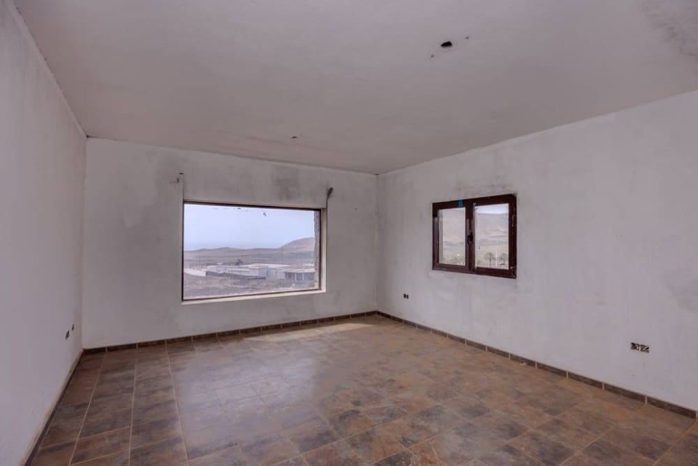 3 sypialnia Willa na sprzedaż w Uga z basenem - 359 000 € (Ref: 9458528)