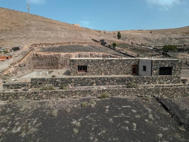 3 sypialnia Willa na sprzedaż w Uga, Yaiza z basenem - 359 000 € (Ref: 9458528)