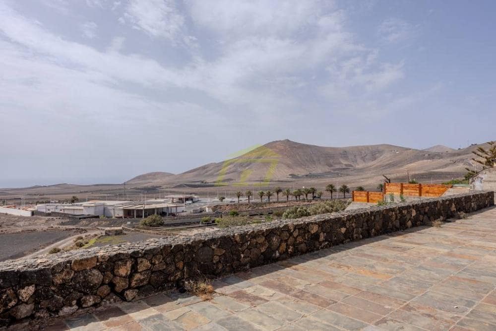 3 sovrum Villa till salu i Uga med pool - 359 000 € (Ref: 9458528)