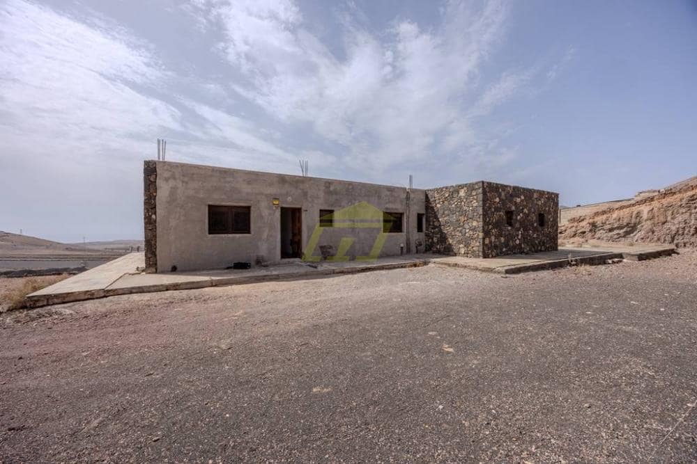 3 sovrum Villa till salu i Uga med pool - 359 000 € (Ref: 9458528)