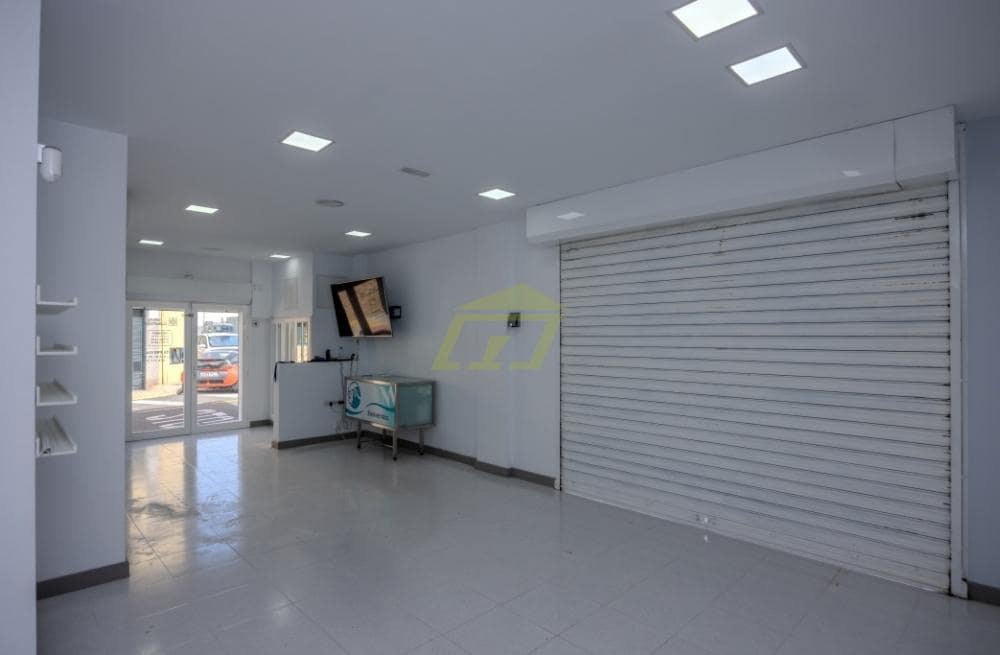 1 bedroom Commercial for sale in Arrecife - € 180,000 (Ref: 9458529)
