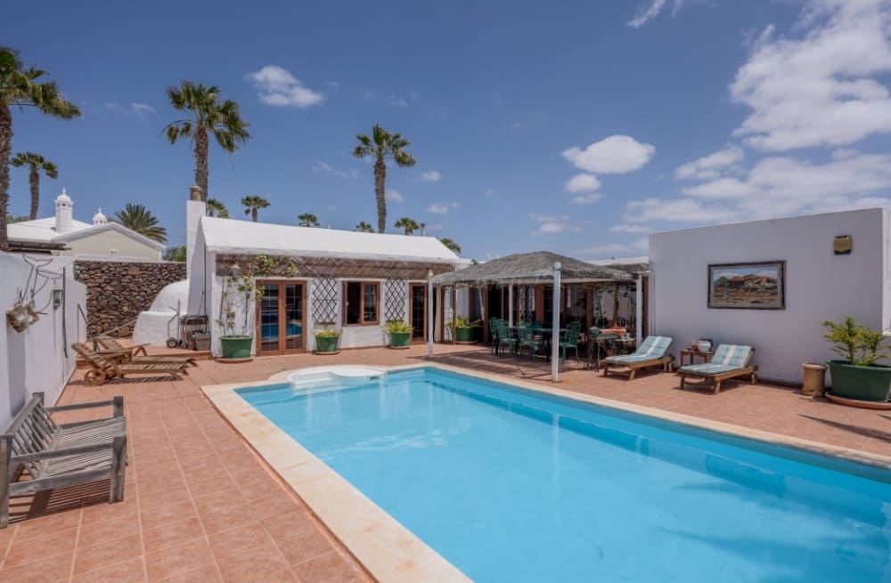 Chalet de 3 habitaciones en Los Mojones en venta con piscina - 785.000 € (Ref: 9458531)