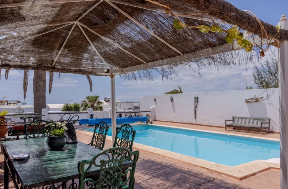 Chalet de 3 habitaciones en Los Mojones en venta con piscina - 785.000 € (Ref: 9458531)