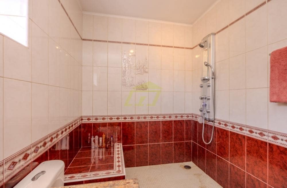 Chalet de 3 habitaciones en Los Mojones en venta con piscina - 785.000 € (Ref: 9458531)