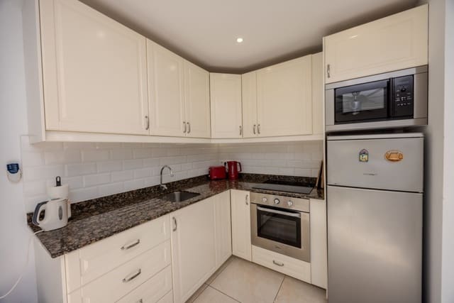 1 sovrum Lägenhet till salu i Puerto del Carmen, Tías med pool - 229 000 € (Ref: 9461031)