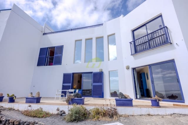 Apartamento de 4 habitaciones en Punta Mujeres, Haría en venta - 630.000 € (Ref: 9461033)