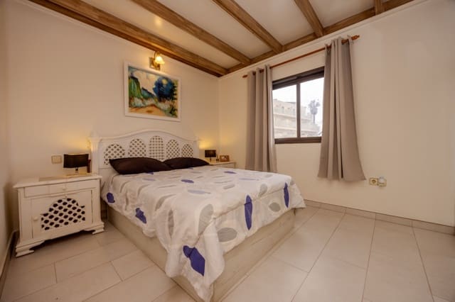 1 bedroom Apartment for sale in Costa Teguise, Teguise with pool - € 195,000 (Ref: 9465133)