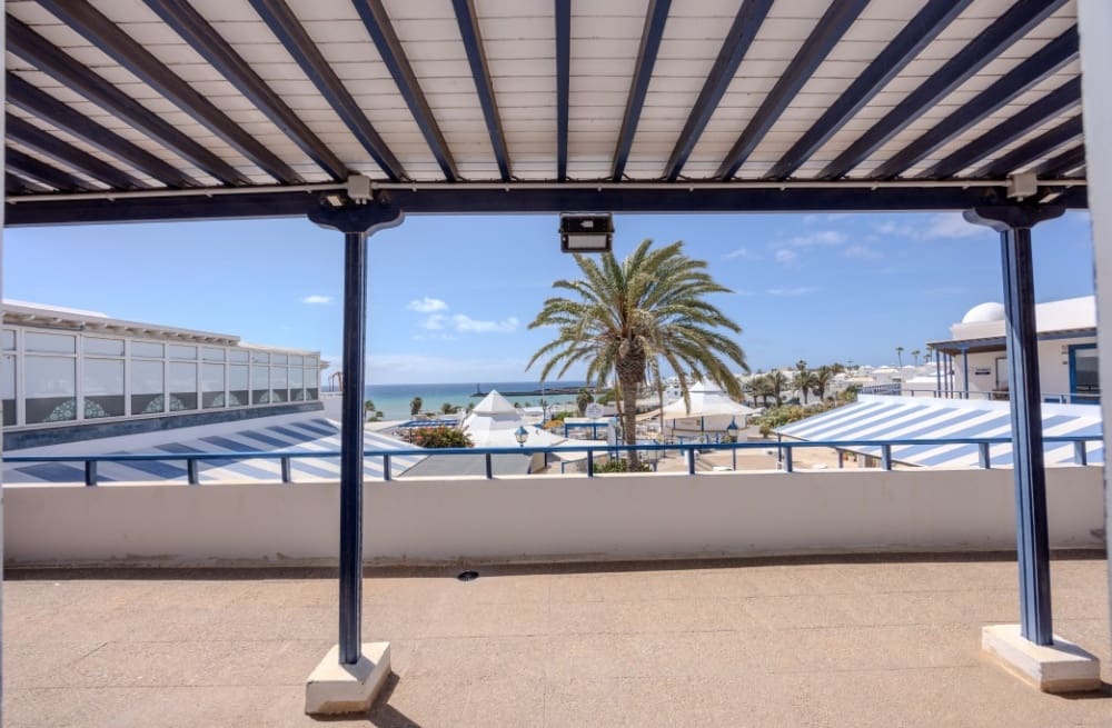 Commercieel te koop in Costa Teguise - € 340.000 (Ref: 9468077)