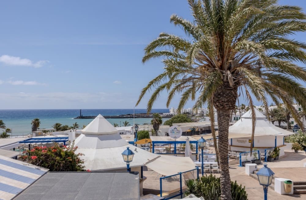 Commercieel te koop in Costa Teguise - € 340.000 (Ref: 9468077)