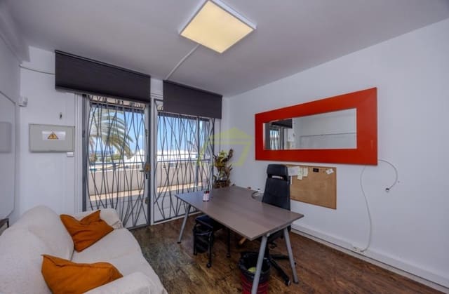 Comercial para venda em Costa Teguise, Teguise - 340 000 € (Ref: 9468077)