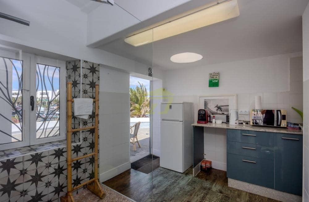 Local Comercial en Costa Teguise en venta - 340.000 € (Ref: 9468077)