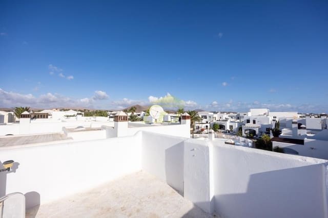 Chalet de 3 habitaciones en Costa Teguise, Teguise en venta con piscina - 375.000 € (Ref: 9470268)