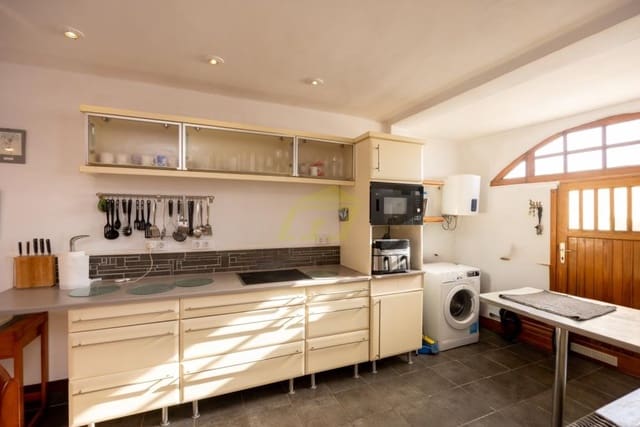 Chalet de 3 habitaciones en Costa Teguise, Teguise en venta con piscina - 375.000 € (Ref: 9470268)