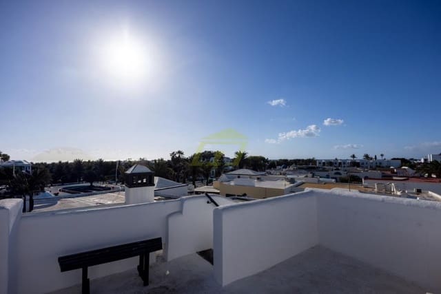 Chalet de 3 habitaciones en Costa Teguise, Teguise en venta con piscina - 375.000 € (Ref: 9470268)