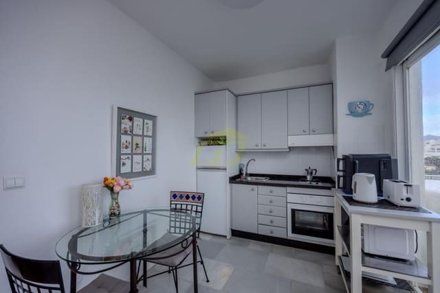 Apartamento de 1 habitación en Costa Teguise, Teguise en venta con piscina - 260.000 € (Ref: 9471998)