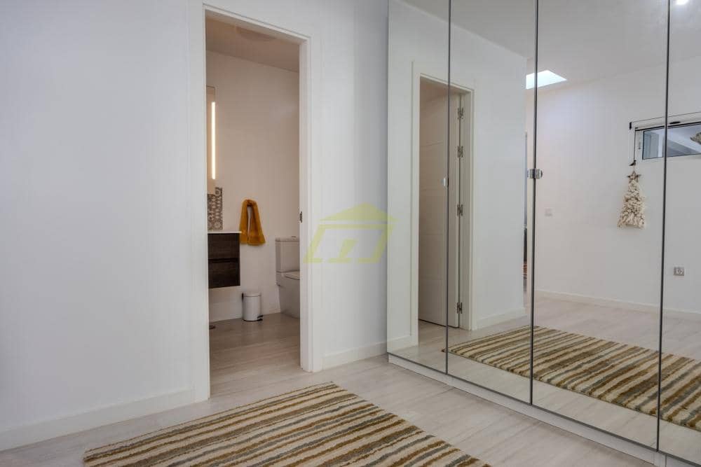 Chalet de 4 habitaciones en Puerto Calero en venta con piscina - 1.495.000 € (Ref: 9473740)