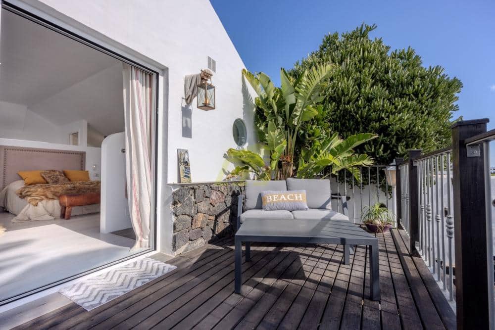 Chalet de 4 habitaciones en Puerto Calero en venta con piscina - 1.495.000 € (Ref: 9473740)