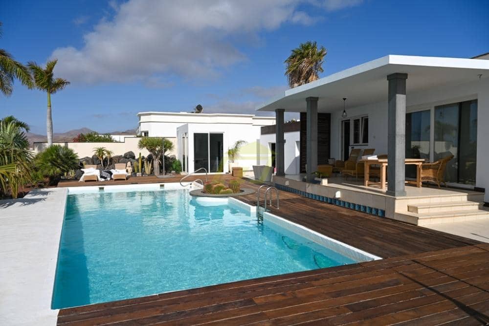 4 sovrum Villa till salu i Puerto Calero med pool - 1 800 000 € (Ref: 9474721)