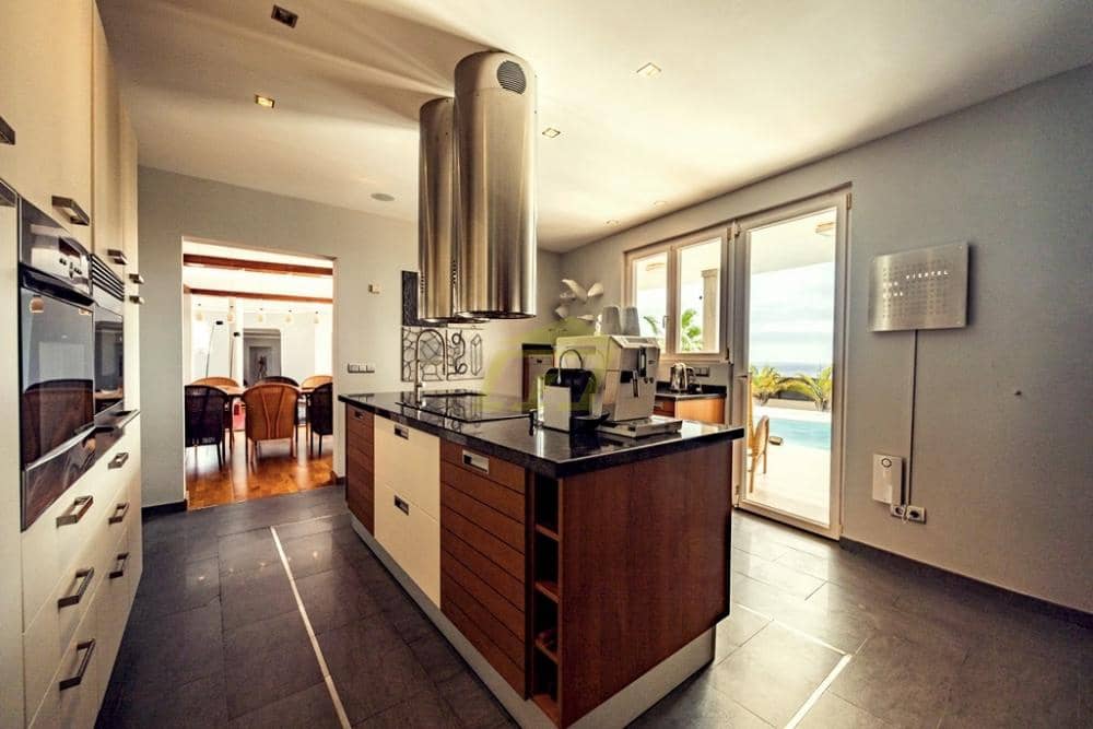 4 sovrum Villa till salu i Puerto Calero med pool - 1 800 000 € (Ref: 9474721)