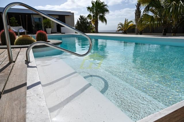 4 sovrum Villa till salu i Puerto Calero, Yaiza med pool - 1 800 000 € (Ref: 9474721)