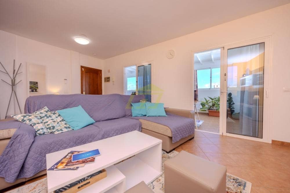 2 bedroom Apartment for sale in Arrecife - € 380,000 (Ref: 9480914)