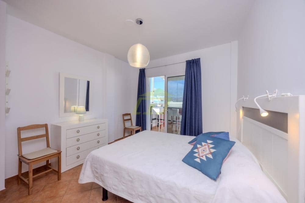 2 bedroom Apartment for sale in Arrecife - € 380,000 (Ref: 9480914)