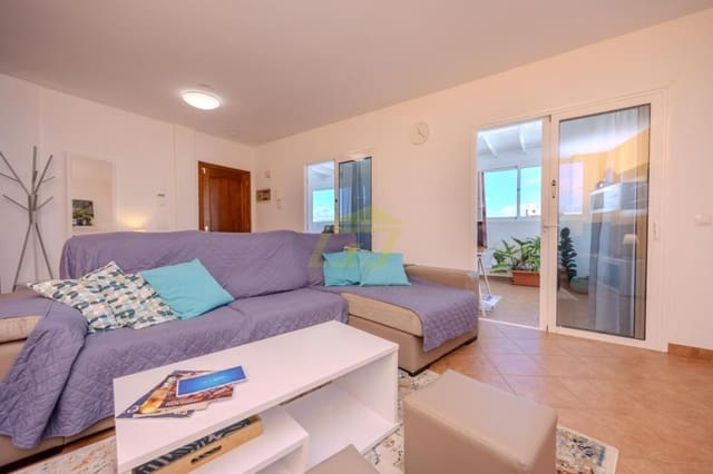 Apartamento de 2 habitaciones en Arrecife en venta - 380.000 € (Ref: 9480914)