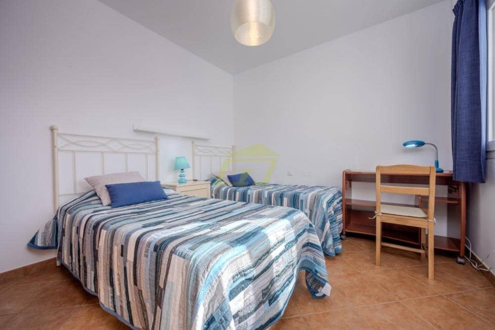 2 bedroom Apartment for sale in Arrecife - € 380,000 (Ref: 9480914)