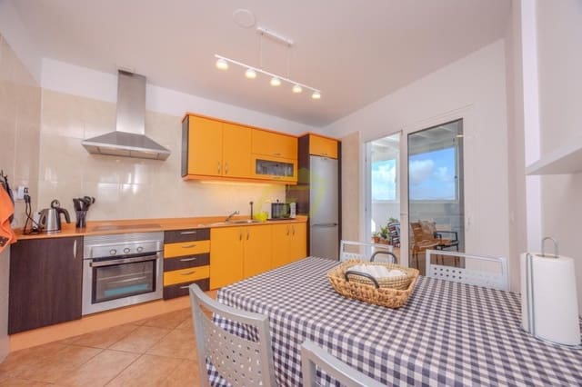 Apartamento de 2 habitaciones en Arrecife en venta - 380.000 € (Ref: 9480914)