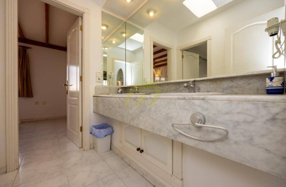 1 bedroom Apartment for sale in Costa Teguise with pool - € 160,000 (Ref: 9483414)