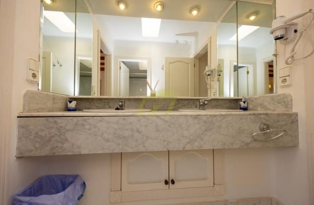 Apartamento de 1 habitación en Costa Teguise, Teguise en venta con piscina - 160.000 € (Ref: 9483414)