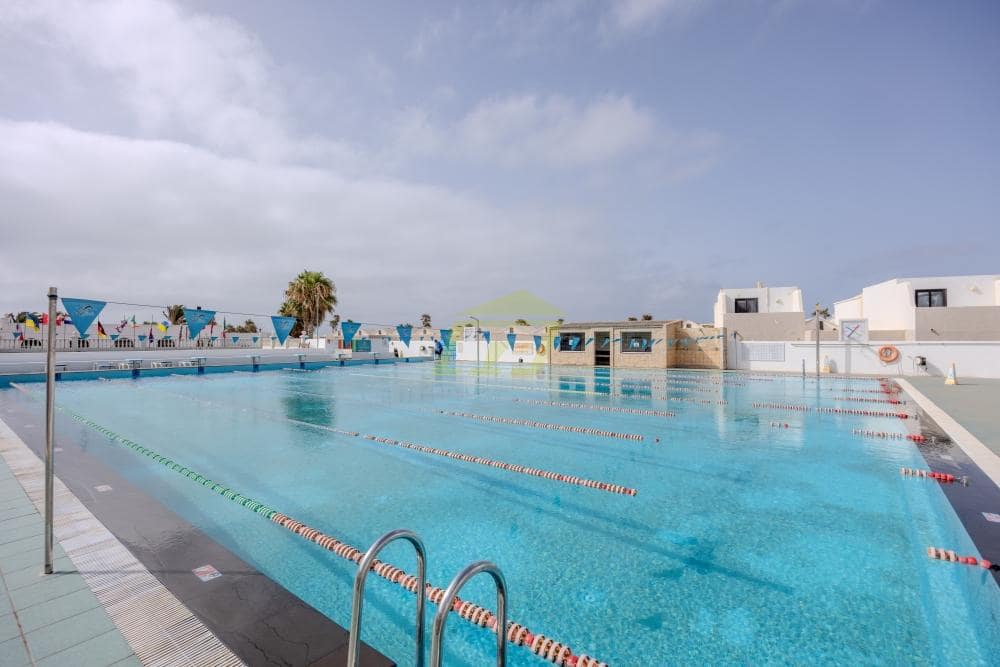 1 bedroom Apartment for sale in Costa Teguise with pool - € 160,000 (Ref: 9483414)