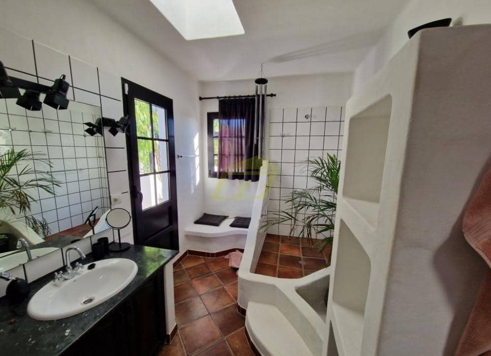 3 bedroom Villa for sale in Nazaret with pool - € 595,000 (Ref: 9483415)