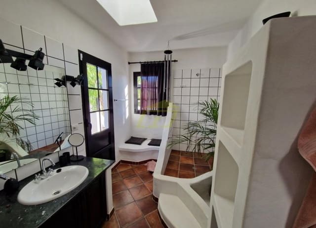 3 soveværelse Villa til salg i Nazaret, Teguise med swimmingpool - € 595.000 (Ref: 9483415)