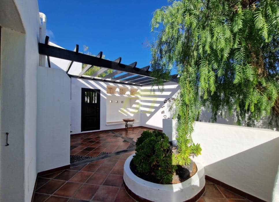 3 bedroom Villa for sale in Nazaret with pool - € 595,000 (Ref: 9483415)