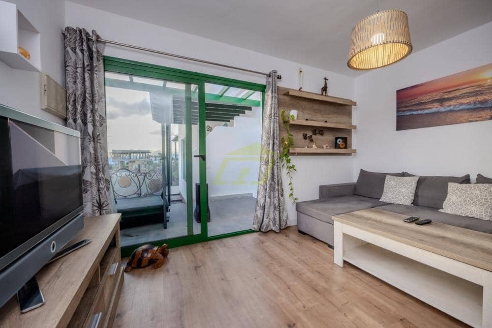 1 bedroom Apartment for sale in Puerto del Carmen with pool - € 230,000 (Ref: 9494245)