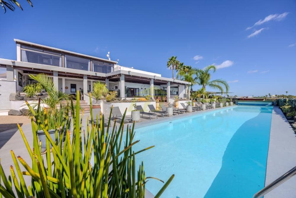 12 bedroom Villa for sale in Macher with pool - € 1,800,000 (Ref: 9494246)