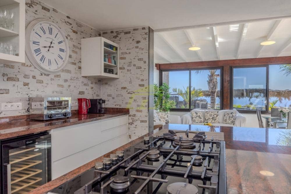 12 bedroom Villa for sale in Macher with pool - € 1,800,000 (Ref: 9494246)