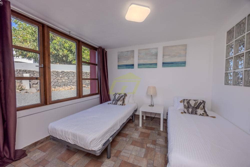 12 bedroom Villa for sale in Macher with pool - € 1,800,000 (Ref: 9494246)