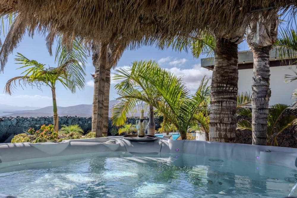 12 bedroom Villa for sale in Macher with pool - € 1,800,000 (Ref: 9494246)