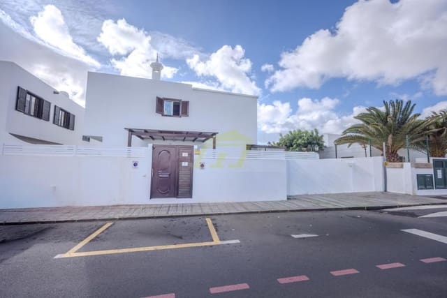 4 bedroom Villa for sale in Playa Honda, San Bartolomé with pool - € 522,000 (Ref: 9496788)