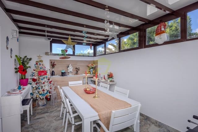 4 bedroom Villa for sale in Playa Honda, San Bartolomé with pool - € 522,000 (Ref: 9496788)