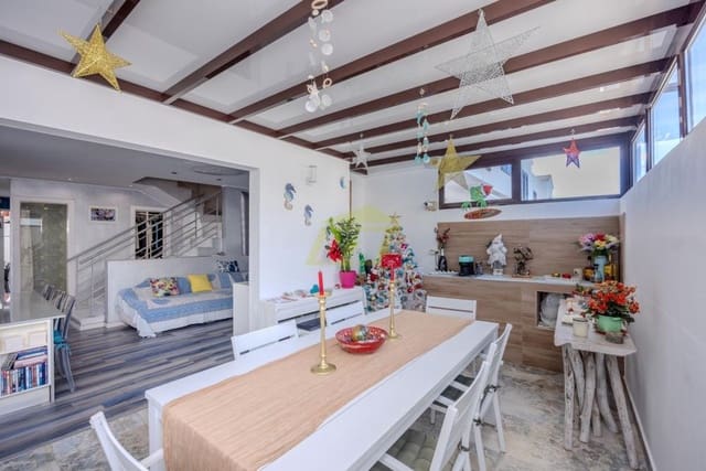 4 bedroom Villa for sale in Playa Honda, San Bartolomé with pool - € 522,000 (Ref: 9496788)