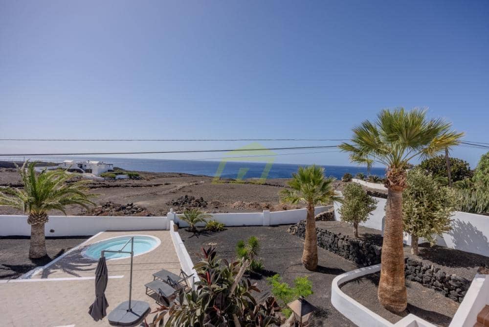 4 bedroom Villa for sale in Macher with pool - € 2,200,000 (Ref: 9501809)