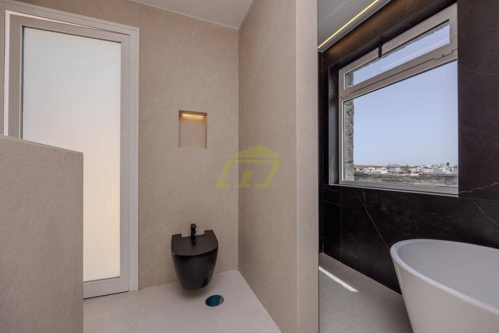 6 bedroom Villa for sale in Tahiche with pool - € 2,100,000 (Ref: 9503792)