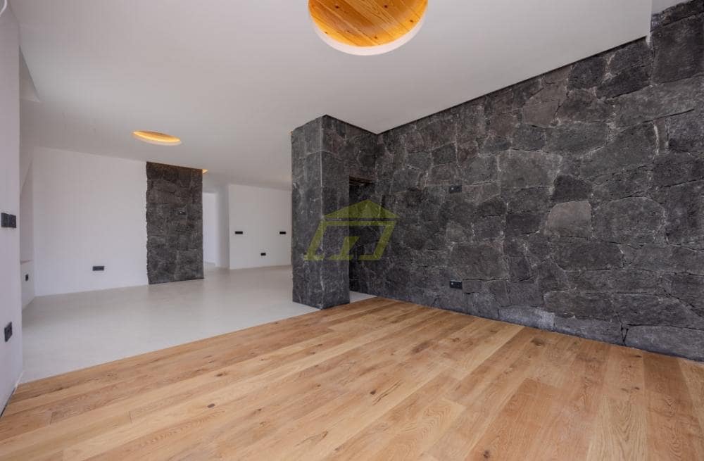 6 bedroom Villa for sale in Tahiche with pool - € 2,100,000 (Ref: 9503792)