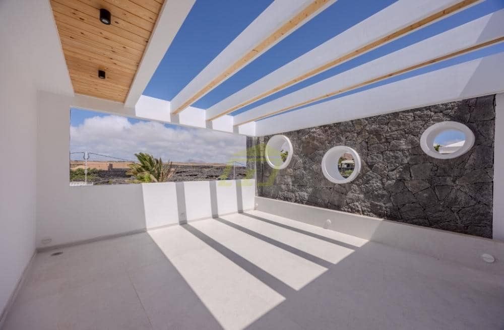 6 bedroom Villa for sale in Tahiche with pool - € 2,100,000 (Ref: 9503792)